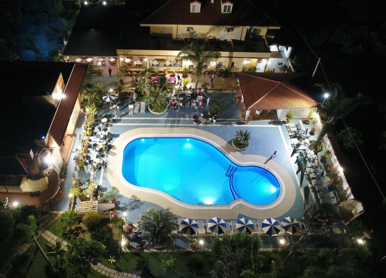 Hotel Damanse Santa Domenica Talao Exterior foto