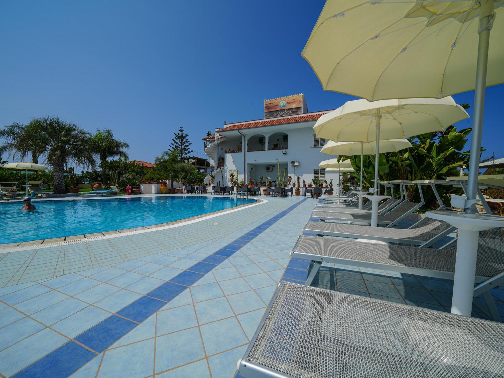 Hotel Damanse Santa Domenica Talao Exterior foto